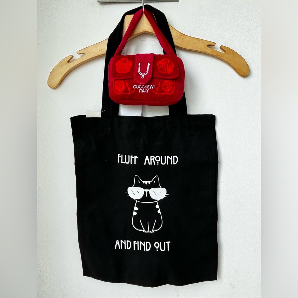 🔥BNWT Tote Bag and Squeaky Dog Toy